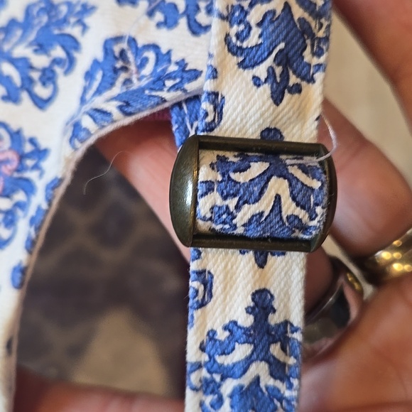 Vineyard Vines White/Blue Design Print Adjustable Hat - Picture 6 of 9